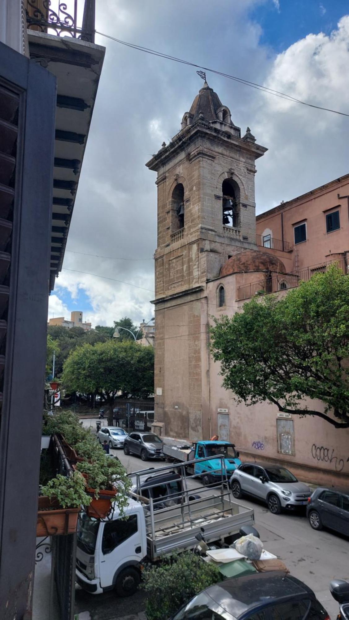 Casa Santoliva In Centro A Palermo Ξενοδοχείο Εξωτερικό φωτογραφία